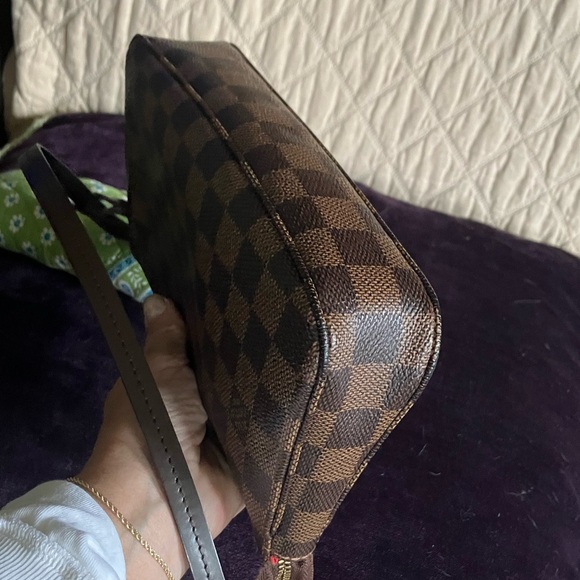 Louis Vuttion Pochette NM - Picture 10 of 12